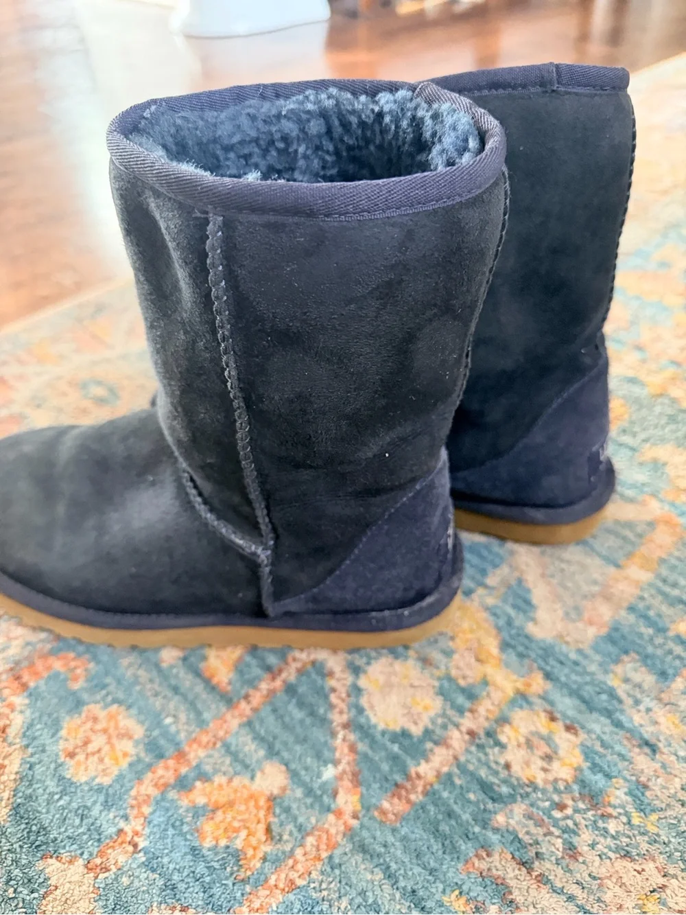 UGG Classic Short Boots Kids Size 6 Navy Blue Sheepskin Suede PullOn Winter Boot